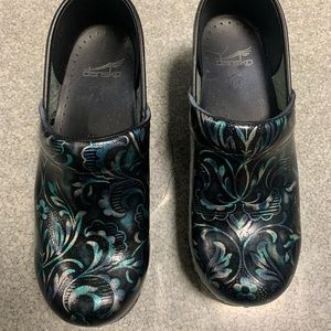 Dansko shoes size 38